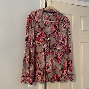 Soma long sleeve pajama pants in gray with pink/ purple floral design.